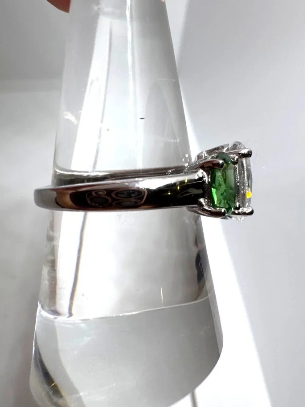 925 Sterling Silver CZ Three Stone Ring Clear Green Cubic Zirconia Sz 8 Cocktail